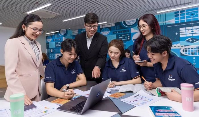 Lần đầu tiên năng lực số, khả năng ứng dụng công nghệ thông tin và AI được đưa thành tiêu chuẩn bắt buộc đối với tất cả các vị trí nhân sự hỗ trợ giáo dục đại học. Ảnh: B.Ngọc.