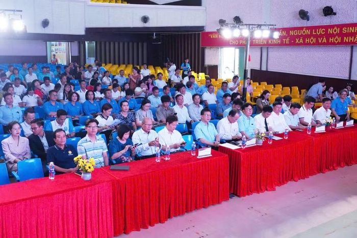 Các đại biểu tham dự hội nghị.