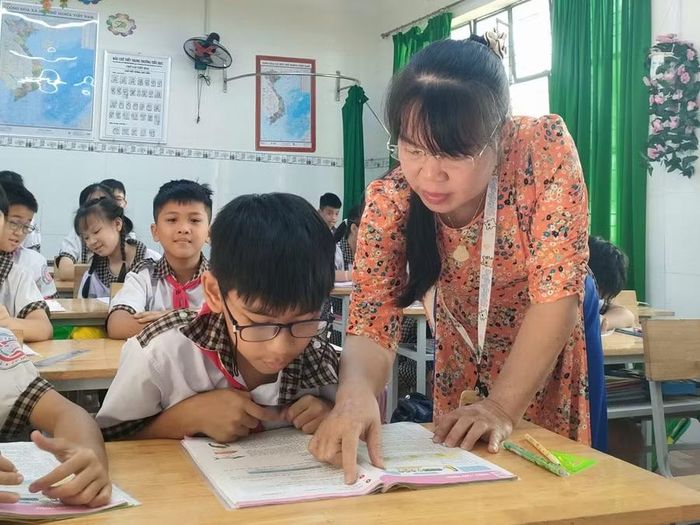 Tiết dạy của cô Bùi Thị Cành. Ảnh: BH.
