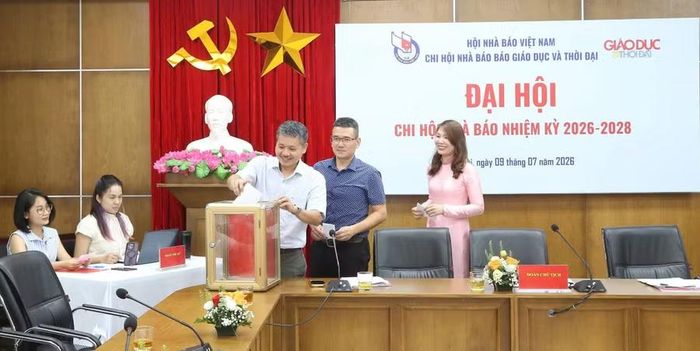 Đại hội tiến hành bỏ phiếu bầu Ban Thư ký Chi hội Nhà báo Báo Giáo dục và Thời đại nhiệm kỳ 2026 - 2028.