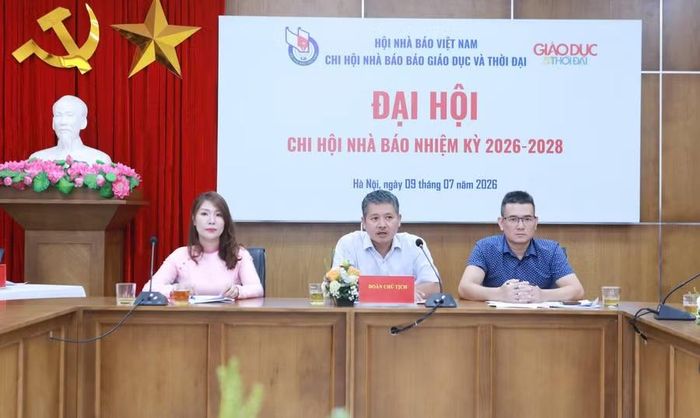 Đoàn Chủ tịch điều hành Đại hội.