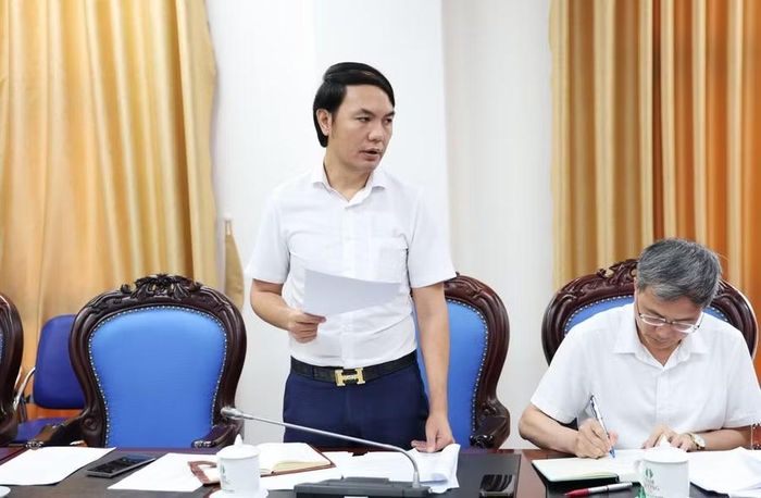 Ông Nguyễn Quang Khoa, Giám đốc Ban Quản lý Dự án Đầu tư xây dựng tỉnh Lai Châu phát biểu về công tác phối hợp chuẩn bị Lễ khánh thành Trường PTNT liên cấp TH&THCS Phong Thổ.
