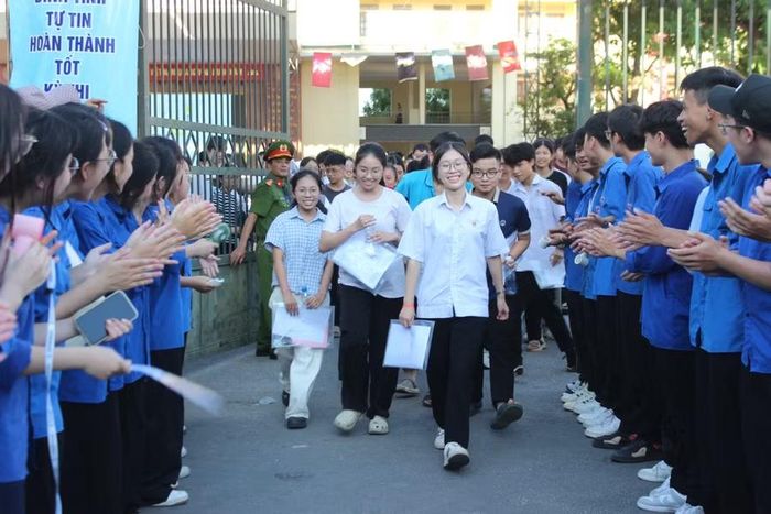 Thí sinh Hà Tĩnh tham gia Kỳ thi tuyển sinh lớp 10 THPT năm 2026.