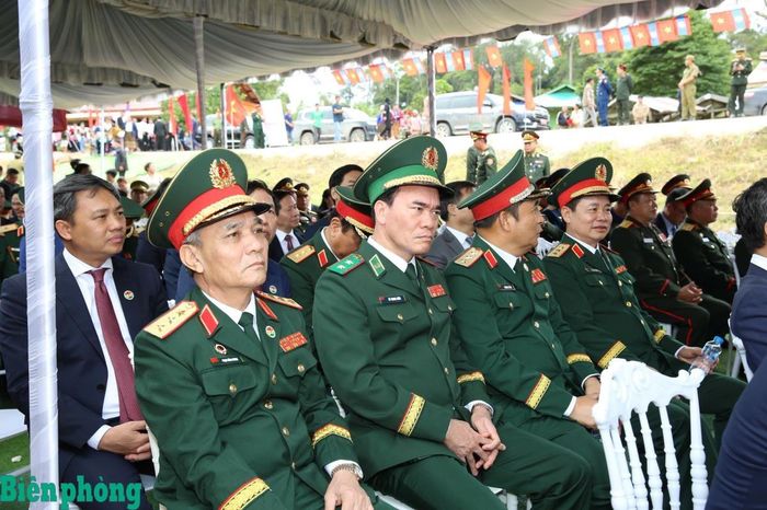 Đoàn đại biểu cấp cao Bộ Quốc phòng Việt Nam tham dự Chương trình Giao lưu tại Lào. Ảnh: Khánh Toàn