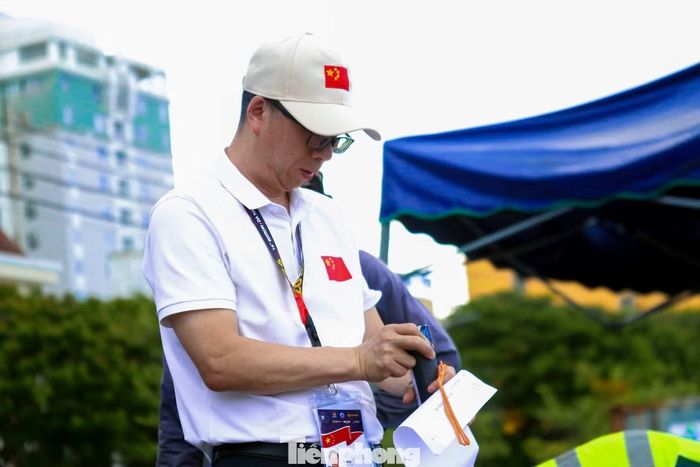 Đại diện đội Trung Quốc cho biết sẽ mang đến chương trình dài khoảng 21 phút với chủ đề tôn vinh Đà Nẵng, thành phố du lịch an toàn, hiện đại và thân thiện. Màn trình diễn được xây dựng trên nền 10 ca khúc nổi tiếng, kết hợp hiệu ứng ánh sáng và pháo hoa nhằm khắc họa hình ảnh một Đà Nẵng trẻ trung, năng động và giàu sức sống.