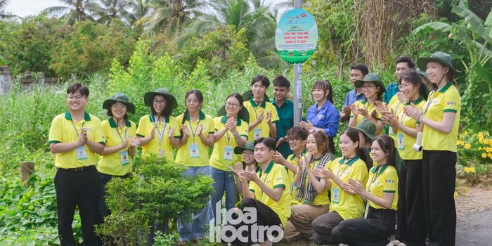 Lễ khánh thành công trình “Đường hoa thanh niên - Đường cờ Tổ quốc”.