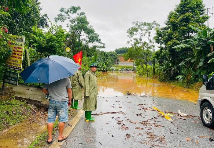 Chính quyền địa phương đã huy động lực lượng chức năng phân luồng, xử lý điểm ngập, bảo đảm an toàn cho người và phương tiện. Lãnh đạo xã Bảo Ái đã trực tiếp có mặt tại hiện trường để chỉ đạo công tác khắc phục.