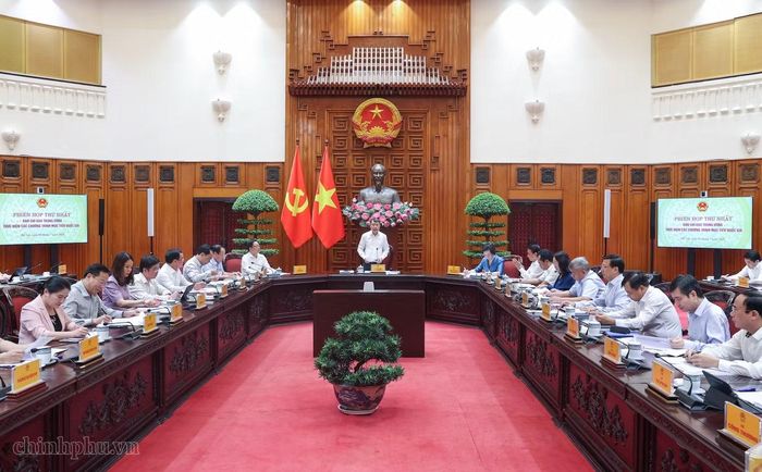  Thủ tướng yêu cầu nghiên cứu tích hợp các chương trình một cách thực chất, không cơ học, cộng dồn. Ảnh: VGP/Nhật Bắc 