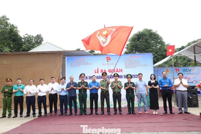Nghi thức khởi động chiến dịch Hành quân xanh.