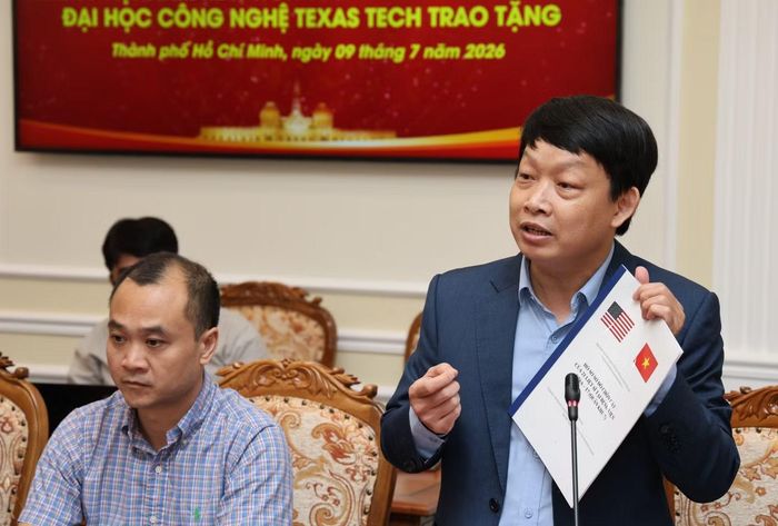 Luật sư Tạ Thu Phong chia sẻ quá trình thực hiện, phục dựng các tư liệu.