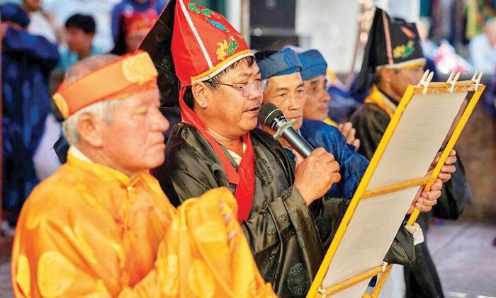 Lễ hội Cầu Ngư tại Lăng Ông Ngư là một trong những nét văn hóa tín ngưỡng đặc sắc của cư dân xã đảo Tân Hiệp