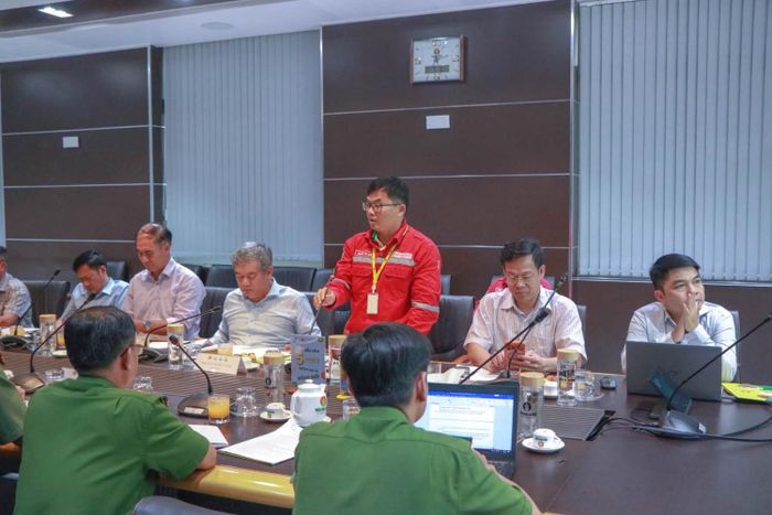 Các đại biểu ghi nhận công tác phối hợp giữa lực lượng công an và các doanh nghiệp tiếp tục được duy trì hiệu quả.