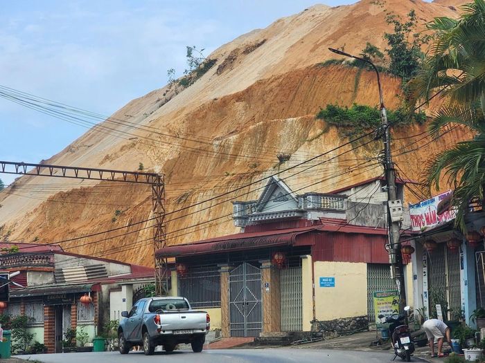 Khẩn trương tháo gỡ khó khăn, thi công đảm bảo an toàn cho người, tài sản của nhân dân