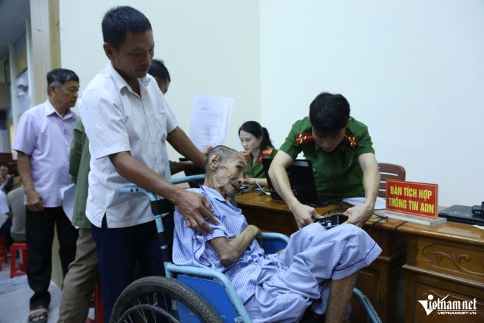 Một số người thân đã già yếu, suốt nhiều năm qua vẫn chưa tìm thấy phần mộ của liệt sĩ.