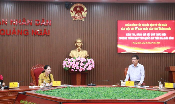 Phó Chủ tịch UBND tỉnh Quảng Ngãi Nguyễn Ngọc Sâm phát biểu tại buổi làm việc với Đoàn công tác của Bộ Dân tộc và Tôn giáo. Ảnh: Ngọc Chí