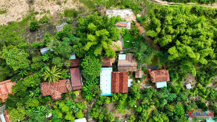 Không ký hợp đồng chuyển nhượng khi mua bán đất giữa người thân có thể dẫn đến những tranh chấp pháp lý phức tạp. Ảnh: Nguyễn Huế