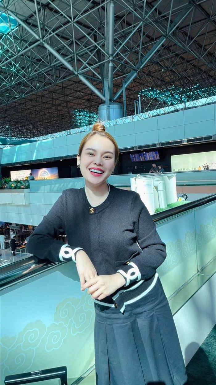 Ca sĩ Giang Hồng Ngọc chuẩn bị sang Mỹ biểu diễn 10 ngày, tâm sự dù đã quen những chuyến bay xa nhưng lần này lại thấy nhớ nhà lạ thường.