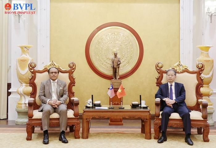 Chánh án TAND tối cao Nguyễn Văn Quảng tiếp Tổng Chưởng lý Malaysia Tan Sri Mohd Dusuki Mokhtar.