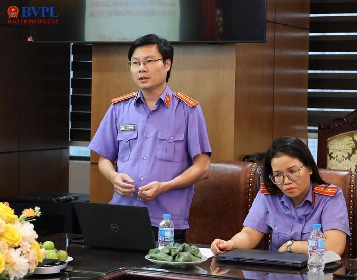  Đồng chí Vũ Tuấn Anh, Phó Cục trưởng Cục 2, VKSND tối cao phát biểu.