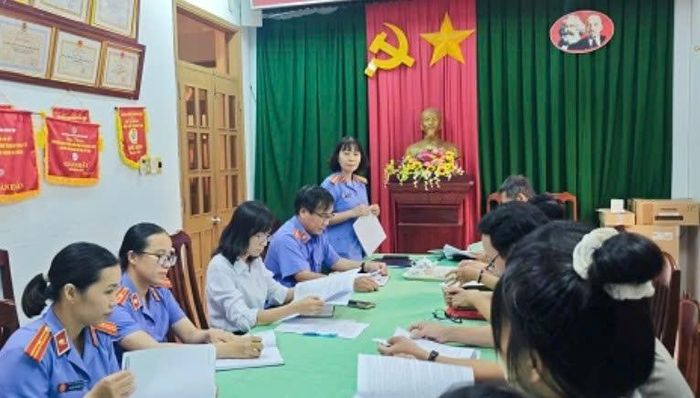 Toàn cảnh buổi làm việc.