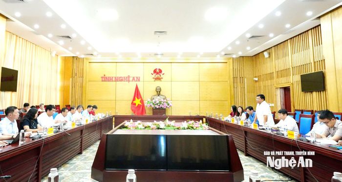 Toàn cảnh buổi làm việc. Ảnh: Mai Hương