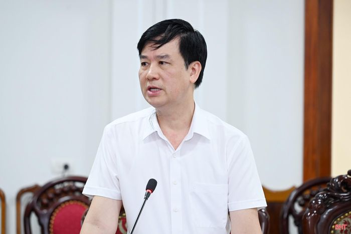 Đồng chí Nguyễn Thanh Điện - Bí thư Chi bộ, Phó Trưởng ban Thường trực Ban Nội chính Tỉnh ủy phát biểu tại hội nghị.