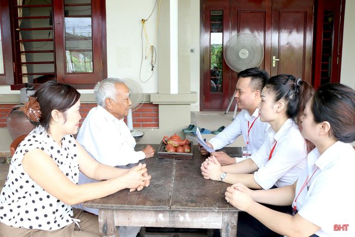 UBND phường Thành Sen đặt mục tiêu 100% người có công, gia đình chính sách, người cao tuổi neo đơn, người khuyết tật sẽ được rà soát, lập danh sách và hỗ trợ các dịch vụ công tận nhà.