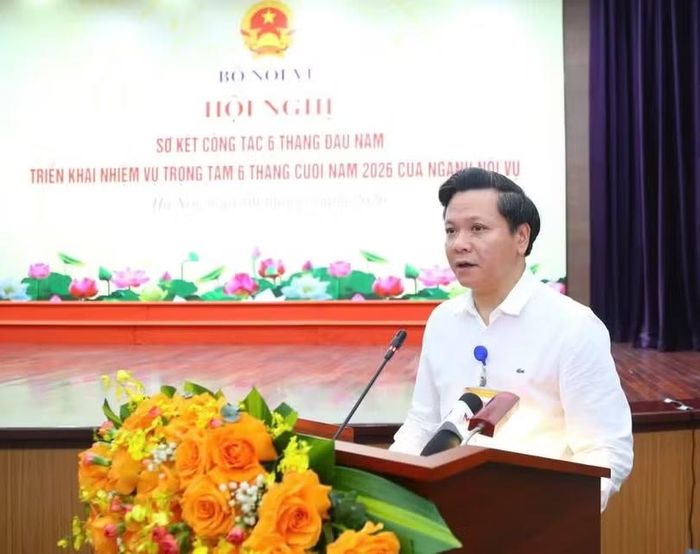 Ông Phan Trung Tuấn, Vụ trưởng Vụ Chính quyền địa phương (Bộ Nội vụ) phát biểu tại hội nghị. (Ảnh: VG/Vietnam+)