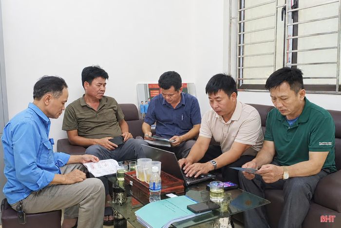 Các lực lượng chức năng tăng cường giám sát tàu cá qua cảng, góp phần chống khai thác IUU.