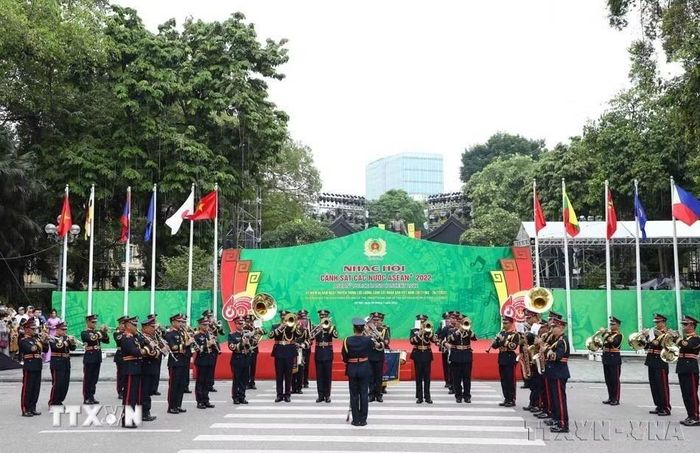 Màn biểu diễn của Đoàn nhạc Cảnh sát Philippines tại Nhạc hội Cảnh sát các nước ASEAN+ (Hà Nội, 9/7/2022). (Ảnh: Phạm Kiên/TTXVN)