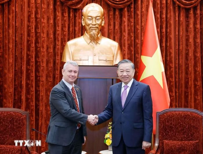 Tổng Bí thư, Chủ tịch nước Tô Lâm tiếp Đại sứ Vương quốc Bỉ Karl Van Den Bossche chào từ biệt kết thúc nhiệm kỳ công tác. (Ảnh: Thống Nhất/TTXVN)