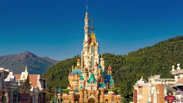 Công viên Disneyland Hong Kong (Trung Quốc) là trải nghiệm nổi tiếng nhất châu Á. (Ảnh: Disneyland Hong Kong)