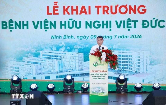Thủ tướng Lê Minh Hưng phát biểu chỉ đạo tại Lễ khai trương hoạt động Bệnh viện Hữu nghị Việt Đức tại phường Liêm Tuyền, tỉnh Ninh Bình. (Ảnh: Dương Giang/TTXVN)