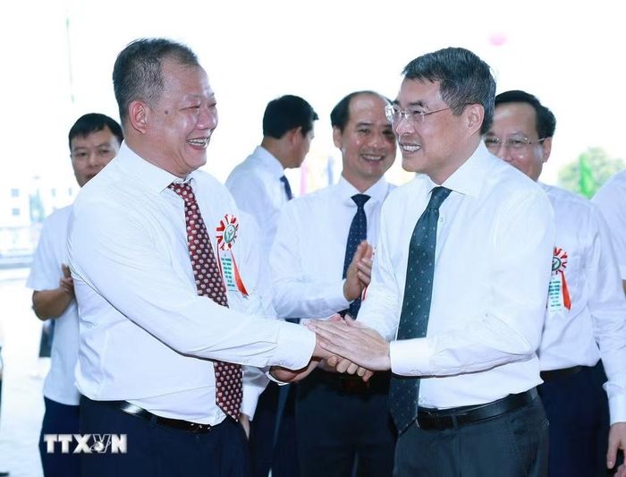 Thủ tướng Lê Minh Hưng đến dự Lễ khai trương hoạt động Bệnh viện Hữu nghị Việt Đức tại phường Liêm Tuyền, tỉnh Ninh Bình. (Ảnh: Dương Giang/TTXVN)