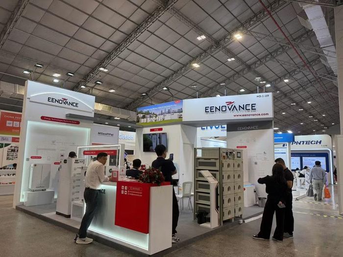Eenovance trưng bày các hệ thống lưu trữ năng lượng (ESS) thông minh, hiệu quả và đáng tin cậy cho các ứng dụng dân dụng, thương mại-công nghiệp. (Ảnh: PV/Vietnam+)