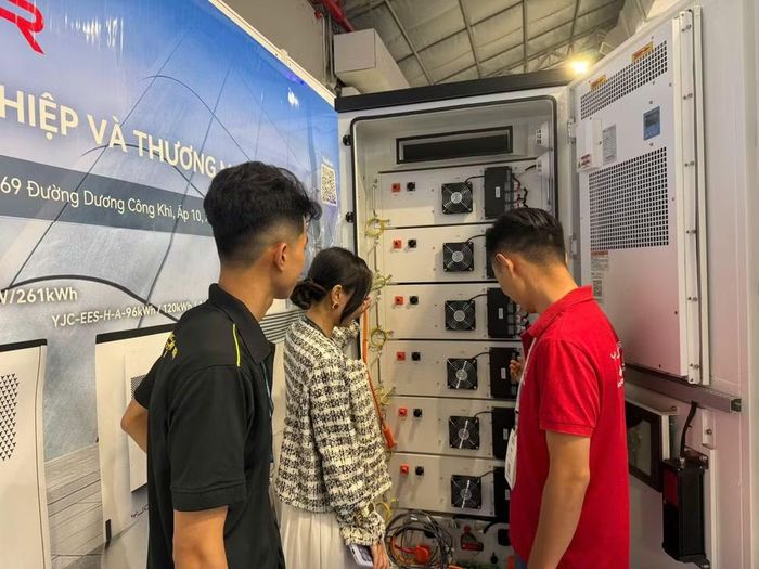 YJC Power giới thiệu hệ thống Pin lưu trữ công suất 261kWh, sử dụng trong lĩnh vực Thưong mại Công Nghiệp - C&amp;I. (Ảnh: PV/Vietnam+)