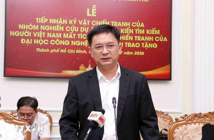Ông Nguyễn Mạnh Cường, Phó Chủ tịch Ủy ban Nhân dân Thành phố, Trưởng Ban Chỉ đạo Thành phố Hồ Chí Minh phát biểu cảm ơn nhóm Nghiên cứu dự án, sáng kiến tìm kiếm người Việt Nam mất tích trong chiến tranh của Đại học Công nghệ Texas Hoa Kỳ. (Ảnh: Xuân Khu/TTXVN)