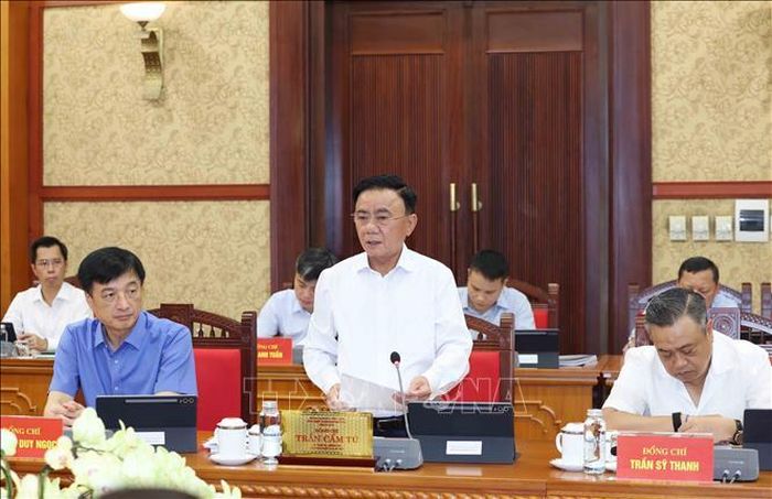 Đồng chí Trần Cẩm Tú, Ủy viên Bộ Chính trị, Thường trực Ban Bí thư, Trưởng Ban Chỉ đạo Chuyển đổi số trong các cơ quan Đảng phát biểu chỉ đạo phiên họp. Ảnh: Phương Hoa/TTXVN.