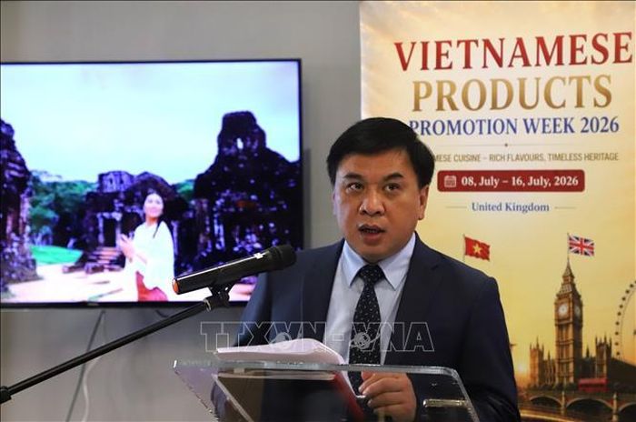 Ông Lê Hoàng Tài, Phó Cục trưởng Cục Xúc tiến Thương mại, Bộ Công Thương, phát biểu tại sự kiện Tuần quảng bá hàng Việt Nam tại Anh năm 2026. Ảnh: Hữu Tiến/PV TTXVN tại Anh