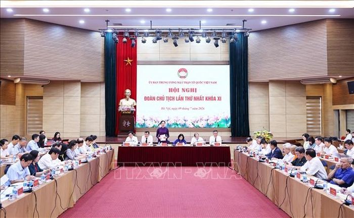 Hội nghị Đoàn Chủ tịch lần thứ nhất khóa XI. Ảnh: Minh Đức/TTXVN