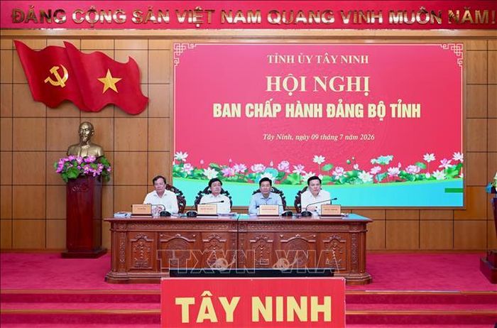 Lãnh đạo Tỉnh ủy Tây Ninh chủ trì Hội nghị.