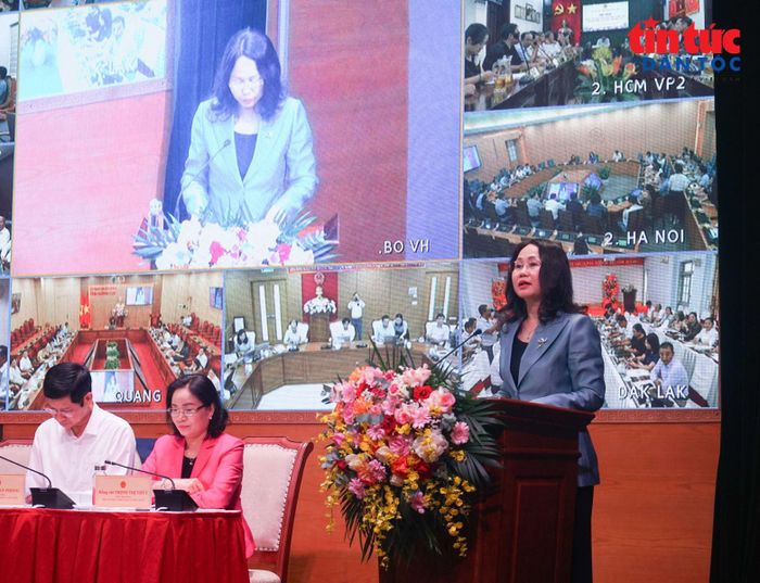 Bộ trưởng Lâm Thị Phương Thanh yêu cầu nghiên cứu các giải pháp để triển khai hiệu quả hệ giá trị quốc gia, hệ giá trị văn hóa, hệ giá trị gia đình và chuẩn mực con người Việt Nam...