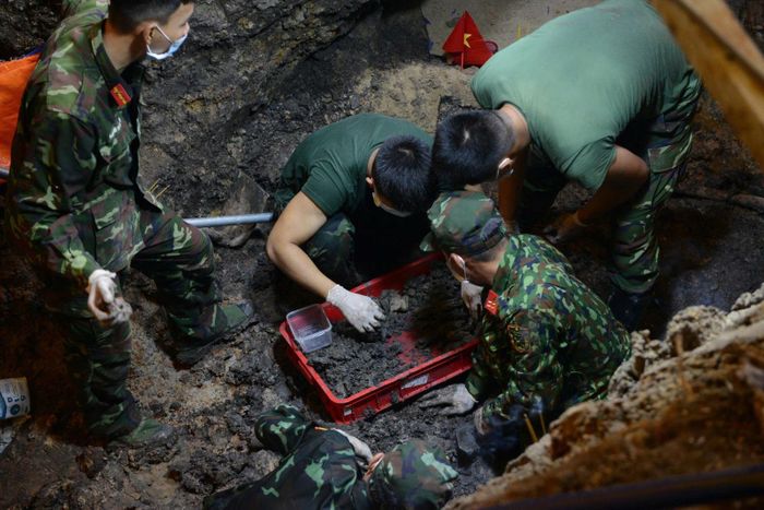 Hiện nay, các lực lượng bắt đầu mở rộng khu vực tìm kiếm, với quyết tâm cố gắng đưa các liệt sĩ về với gia đình, với quê hương. Ảnh: Mạnh Linh/Báo Tin tức và Dân tộc