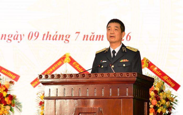 Phó Đô đốc Nguyễn An Phong, Bí thư Đảng ủy, Chính ủy Quân chủng Hải quân phát biểu tại buổi lễ.