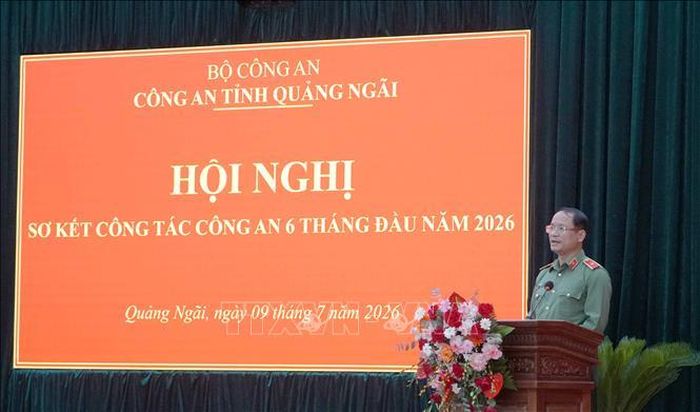 Thiếu tướng Hồ Song Ân, Giám đốc Công an tỉnh Quảng Ngãi giao nhiệm vụ cho các đơn vị tại Hội nghị.
