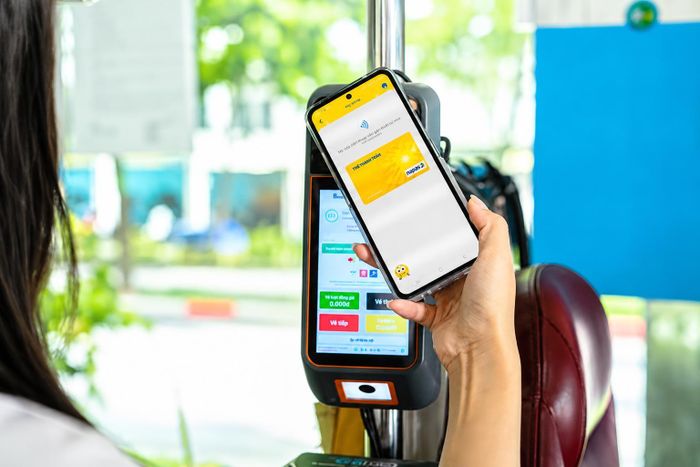 TP Hồ Chí Minh đang từng bước hoàn thiện hạ tầng xe buýt theo hướng hiện đại, thân thiện, tạo thuận lợi cho hành khách tiếp cận giao thông công cộng.
