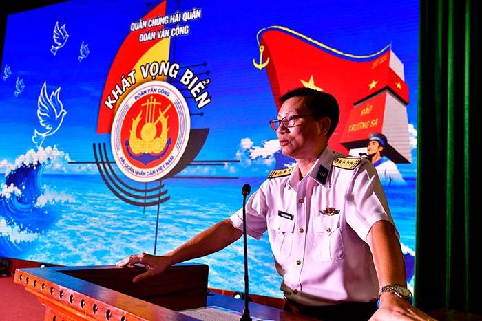 Đại tá Nguyễn Thành Nhân, Chính ủy Lữ đoàn 167 phát biểu.