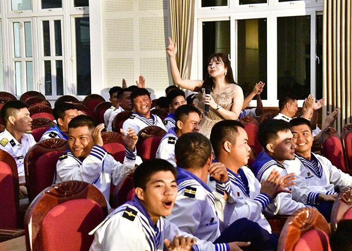 Các tiết mục văn nghệ.