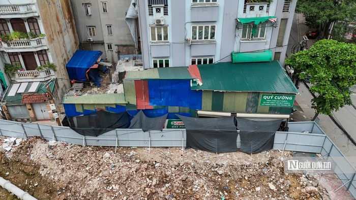 Về lâu dài, thành phố nên xây dựng cơ chế thu hồi quỹ đất rộng hơn ở cả hai bên tuyến đường mới mở nhằm tạo không gian quy hoạch hạ tầng và kiến trúc cho cả tuyến phố, đồng thời tổ chức đấu giá cho phần đất mặt đường để tạo nguồn lực tái đầu tư hạ tầng, triển khai các dự án tiếp theo.