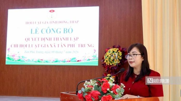 Luật gia Mai Thị Luyến - Chủ tịch Ủy ban MTTQ Việt Nam xã Tân Phú Trung được tín nhiệm giữ chức Chi hội trưởng Chi hội Luật gia xã Tân Phú Trung.